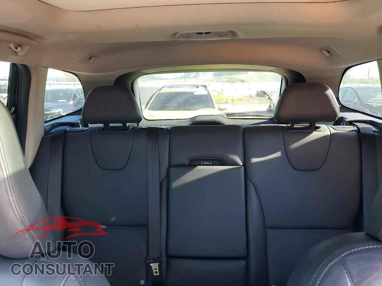 VOLVO XC60 2016 - YV449MRK9G2884146