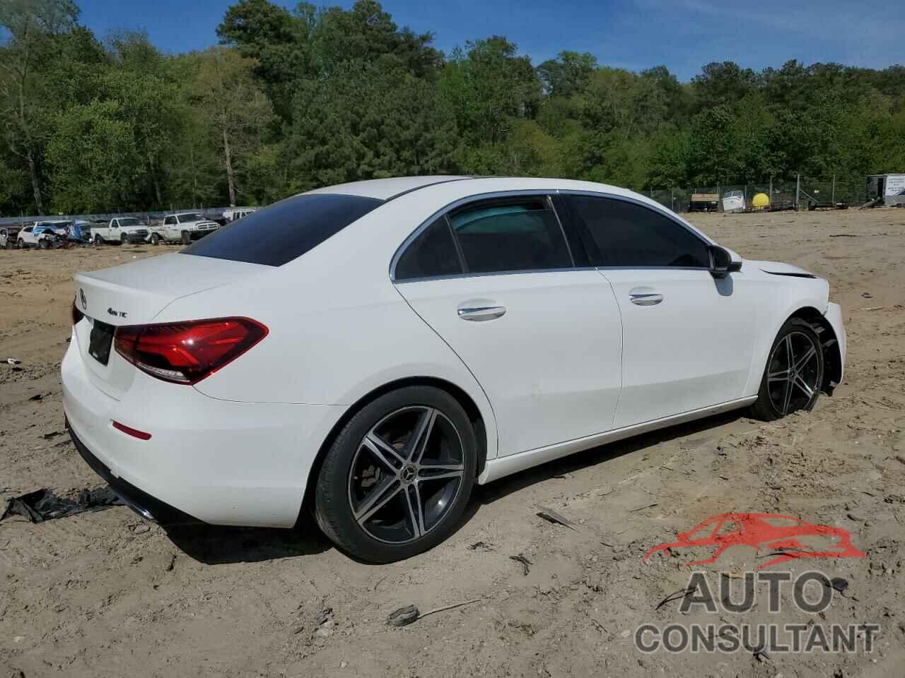 MERCEDES-BENZ A-CLASS 2019 - WDD3G4FB1KW028808