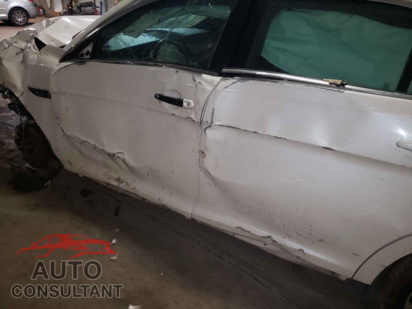 FORD TAURUS 2016 - 1FAHP2E89GG129094