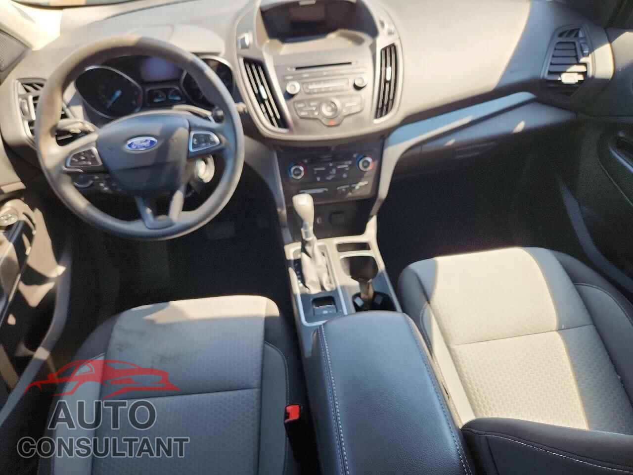 FORD ESCAPE 2017 - 1FMCU9GD9HUD95598