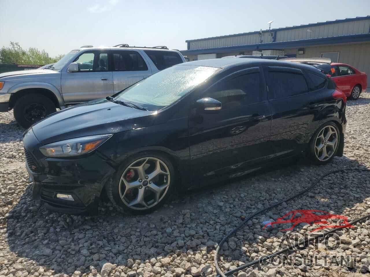 FORD FOCUS 2015 - 1FADP3L90FL362271