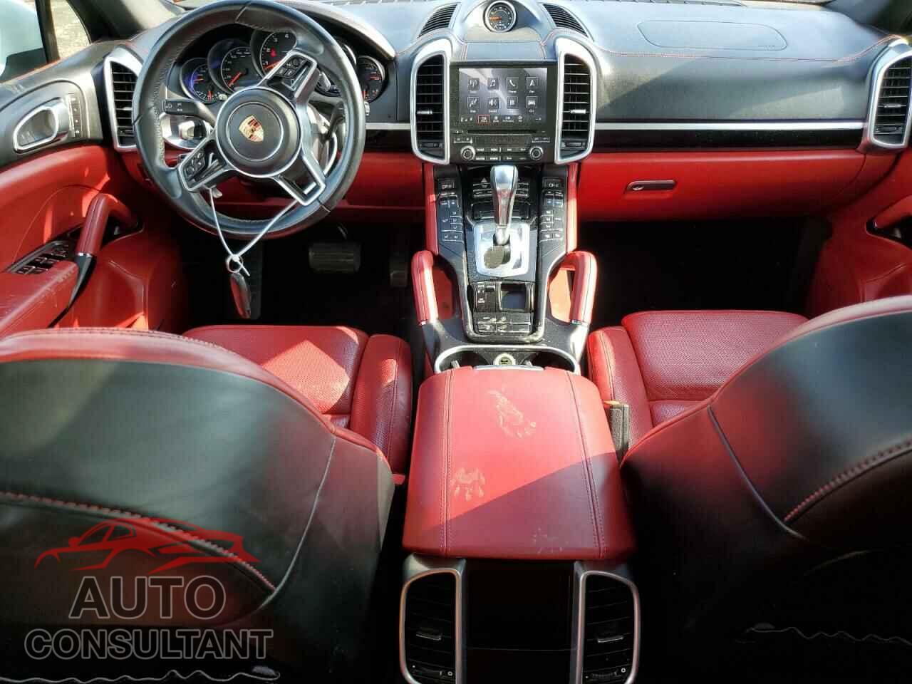 PORSCHE CAYENNE 2017 - WP1AA2A22HKA91722