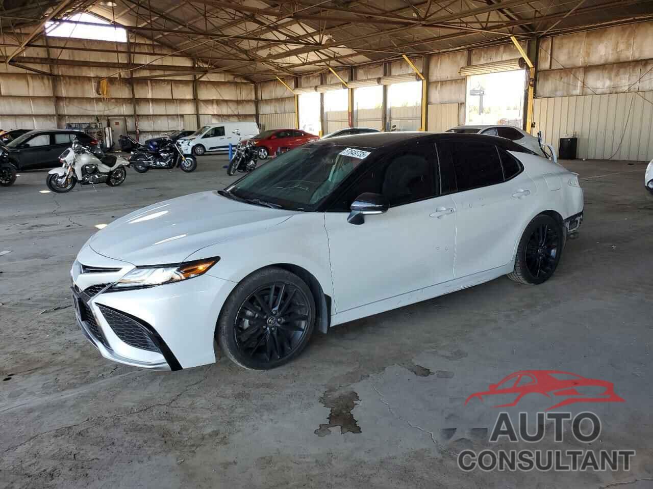 TOYOTA CAMRY 2022 - 4T1K31AK2NU032921