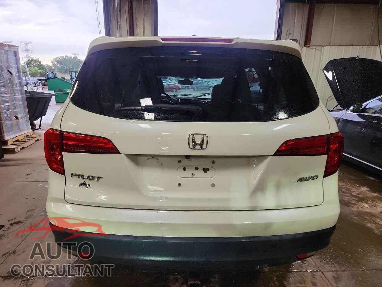 HONDA PILOT 2017 - 5FNYF6H57HB032302