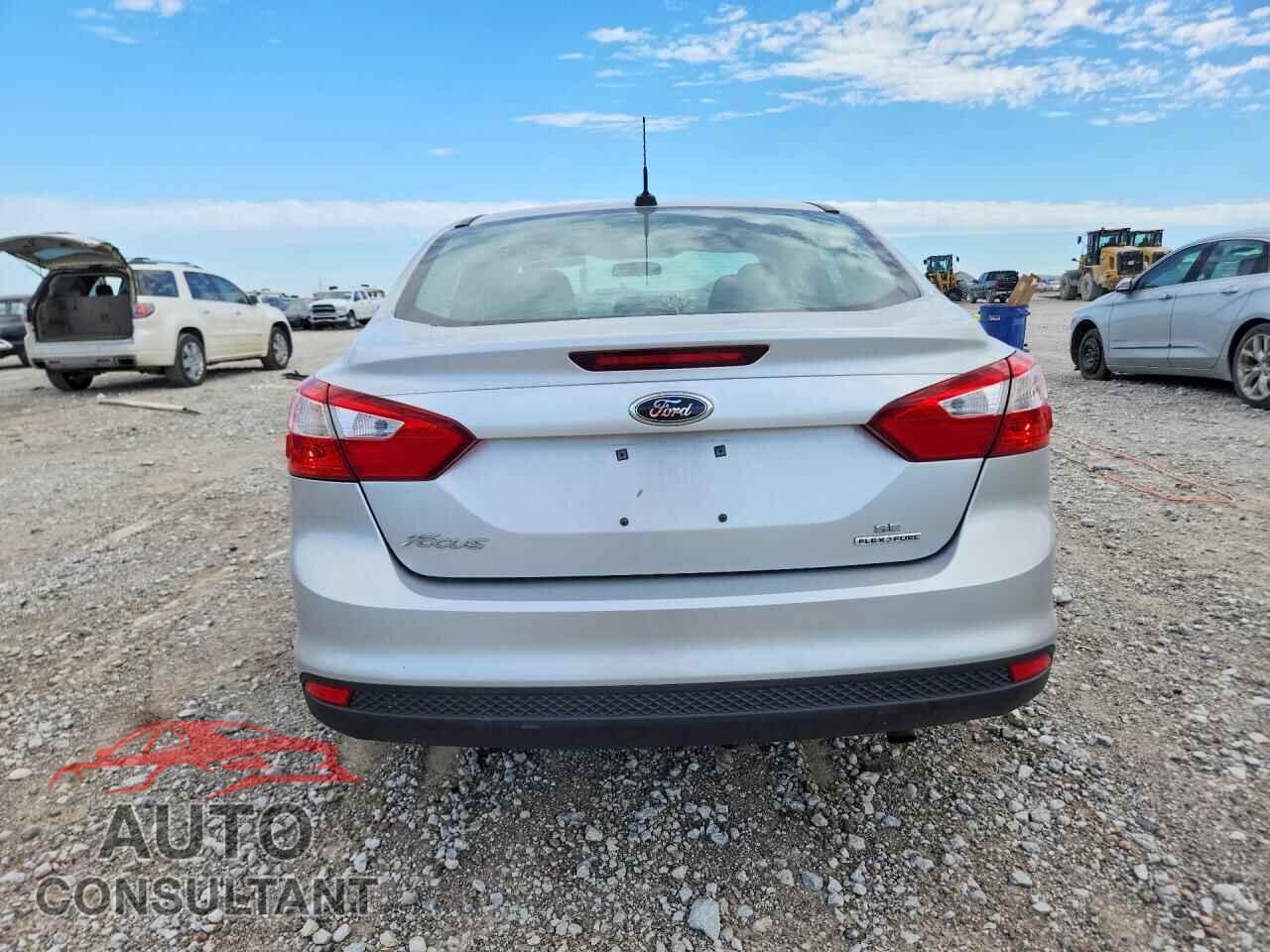 FORD FOCUS 2014 - 1FADP3F22EL449120