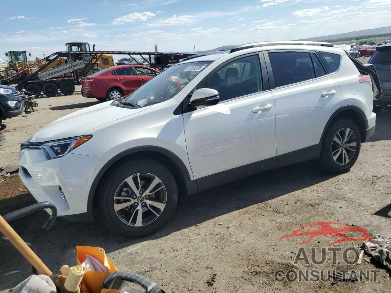 TOYOTA RAV4 2017 - JTMRFREV1HJ713154