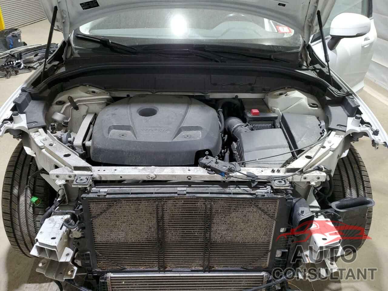 VOLVO XC60 2018 - YV4102RK8J1017724