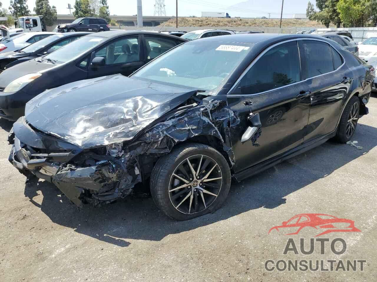 TOYOTA CAMRY 2021 - 4T1G11AK4MU495394