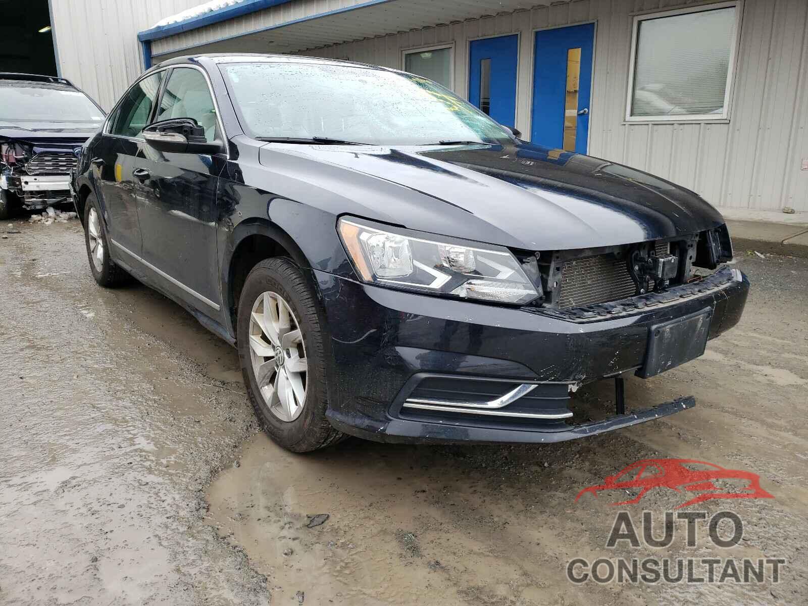 VOLKSWAGEN PASSAT 2017 - 1VWAT7A32HC017466