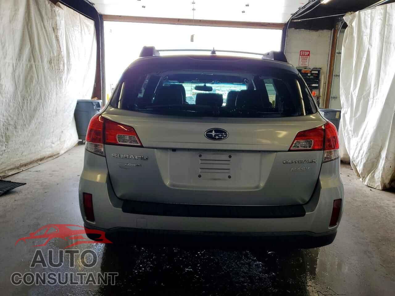 SUBARU OUTBACK 2013 - 4S4BRBKC4D3220128