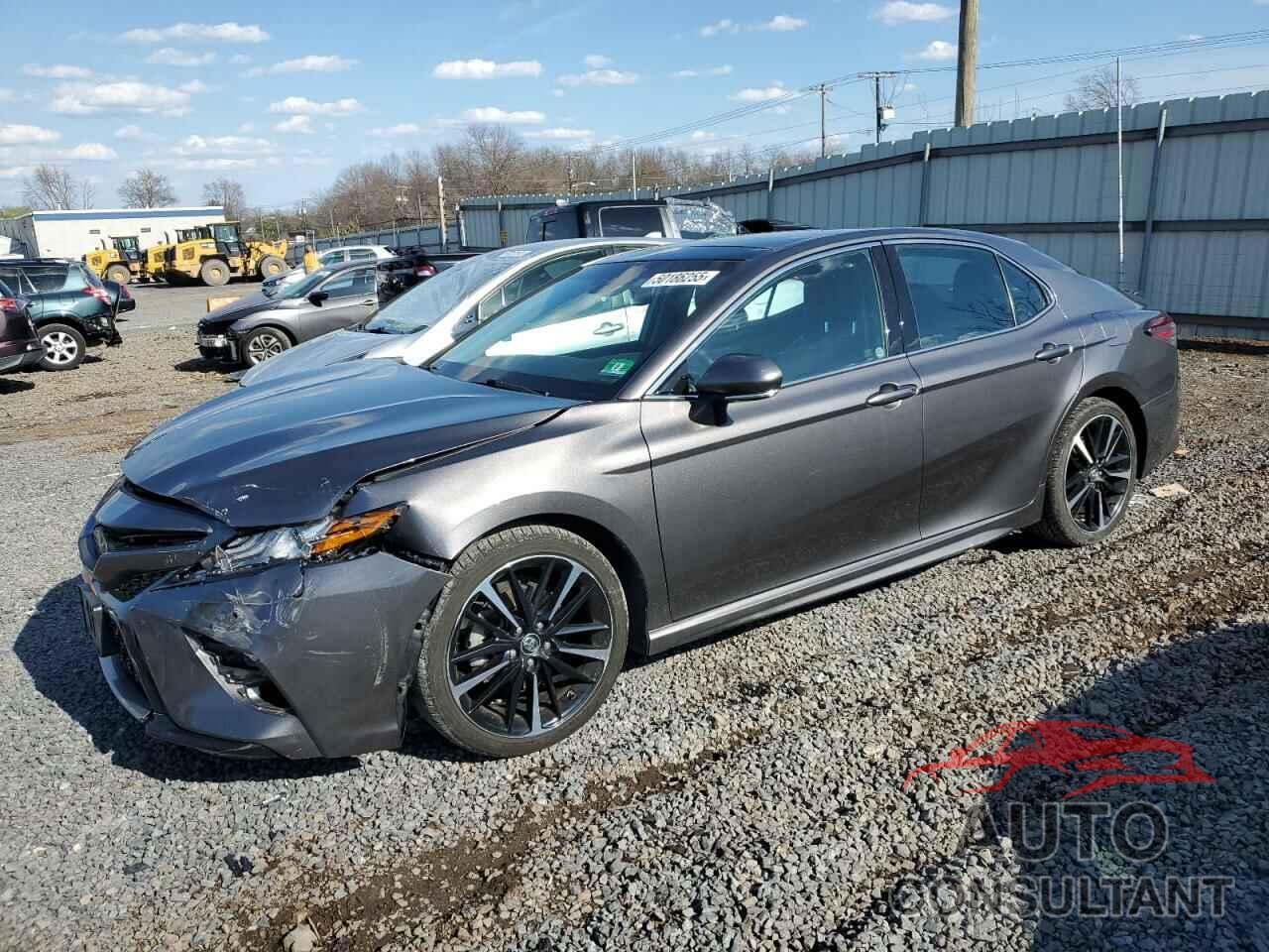 TOYOTA CAMRY 2018 - 4T1B61HK8JU157851