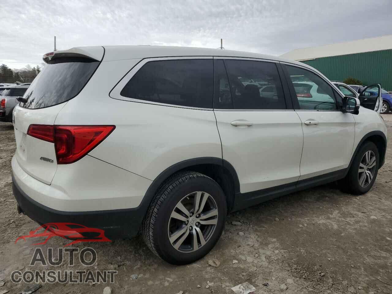 HONDA PILOT 2017 - 5FNYF6H32HB079655