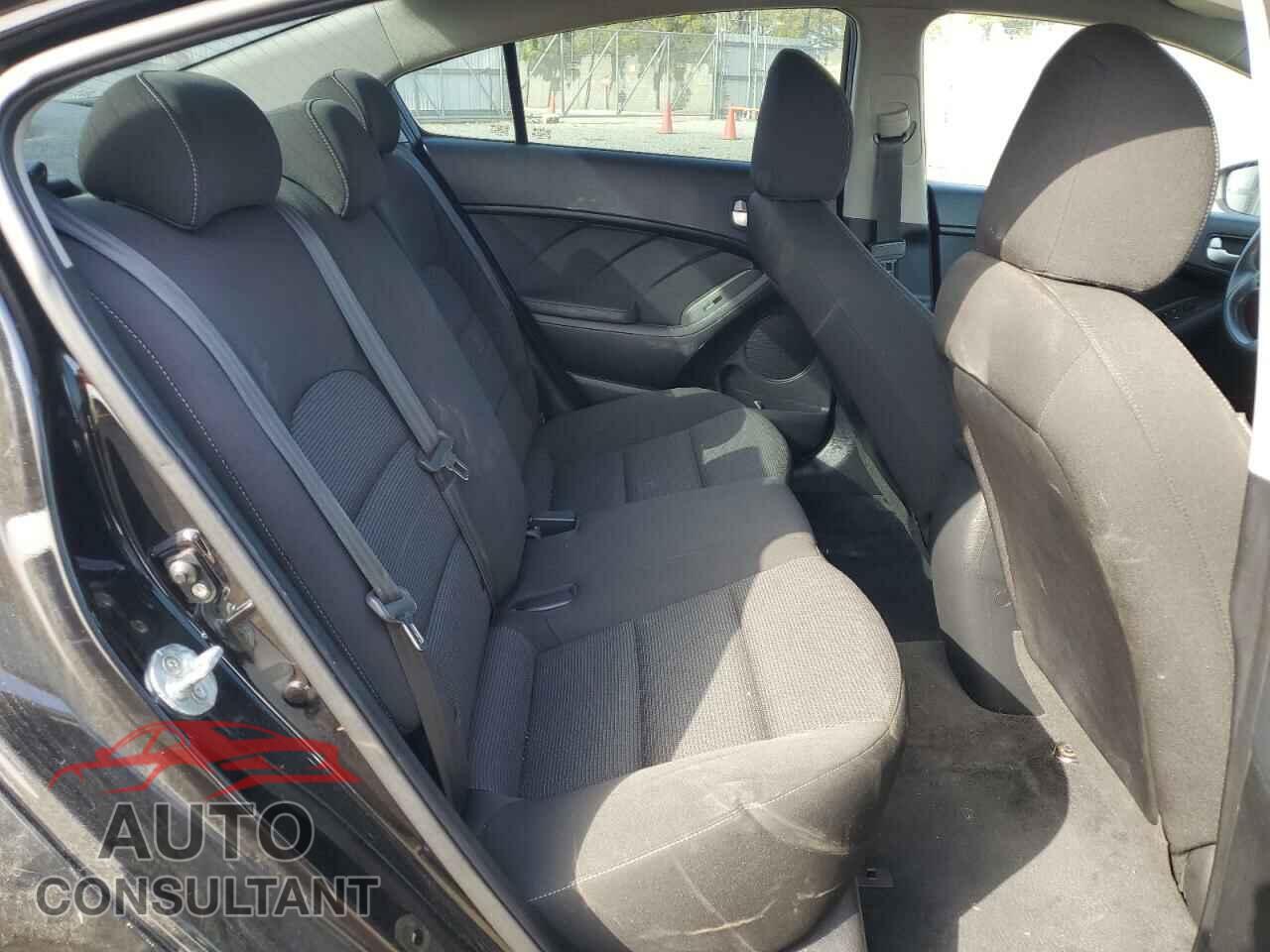 KIA FORTE 2017 - 3KPFK4A74HE029575