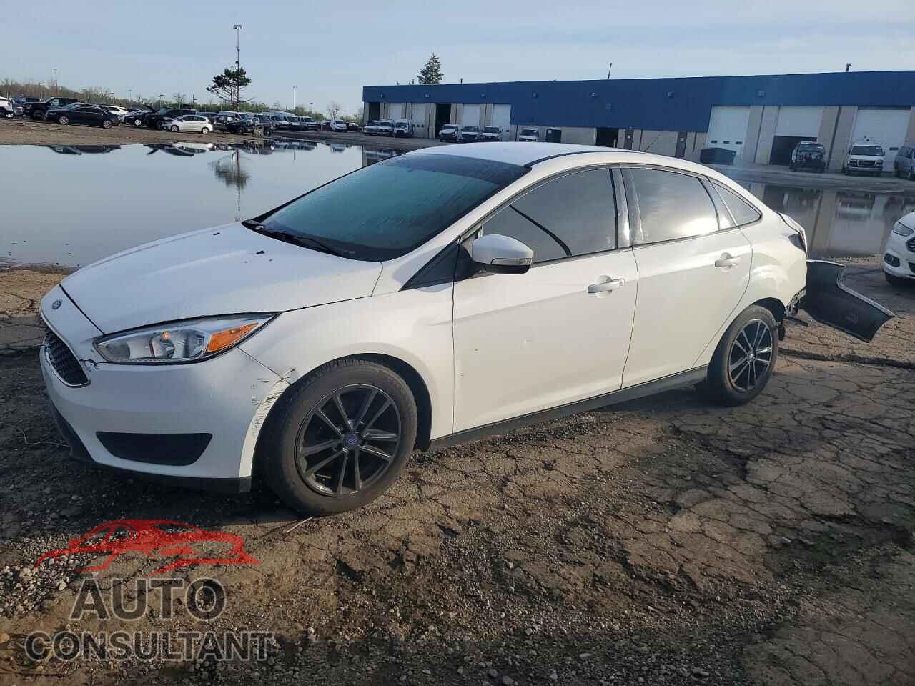 FORD FOCUS 2016 - 1FADP3F26GL389376