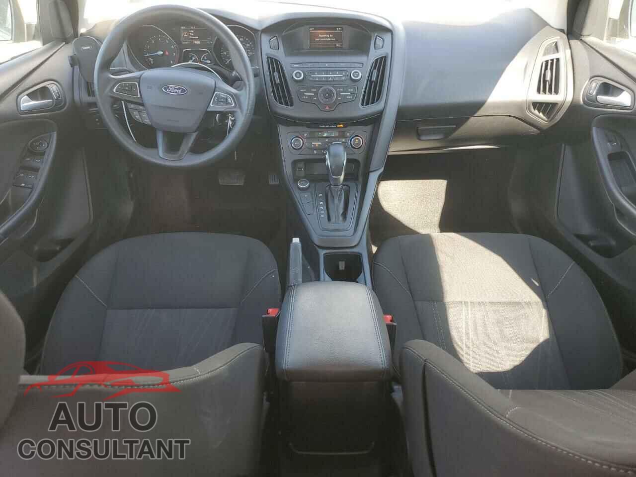 FORD FOCUS 2018 - 1FADP3FE4JL220247