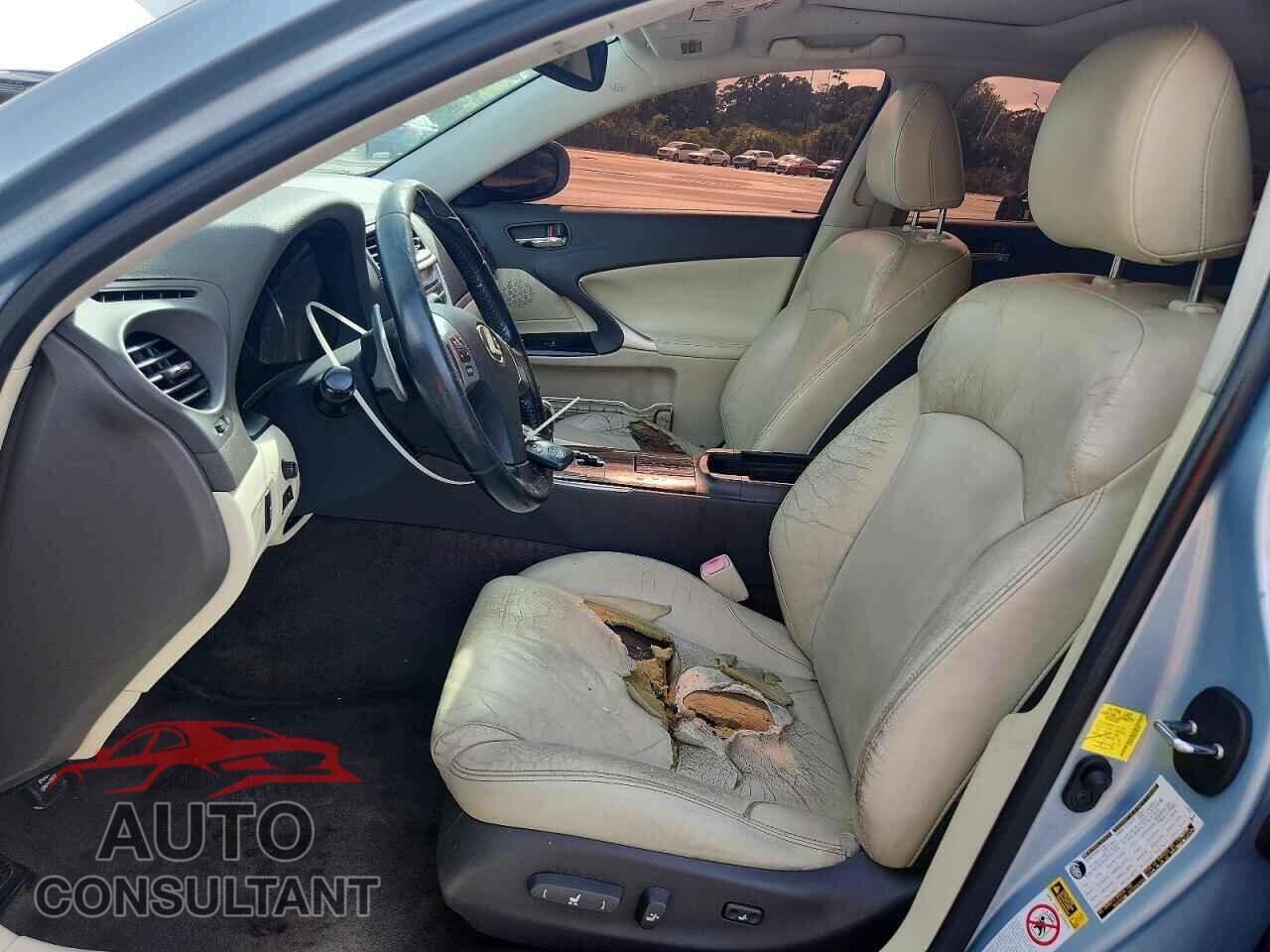 LEXUS IS 2012 - JTHBF5C20C5167322