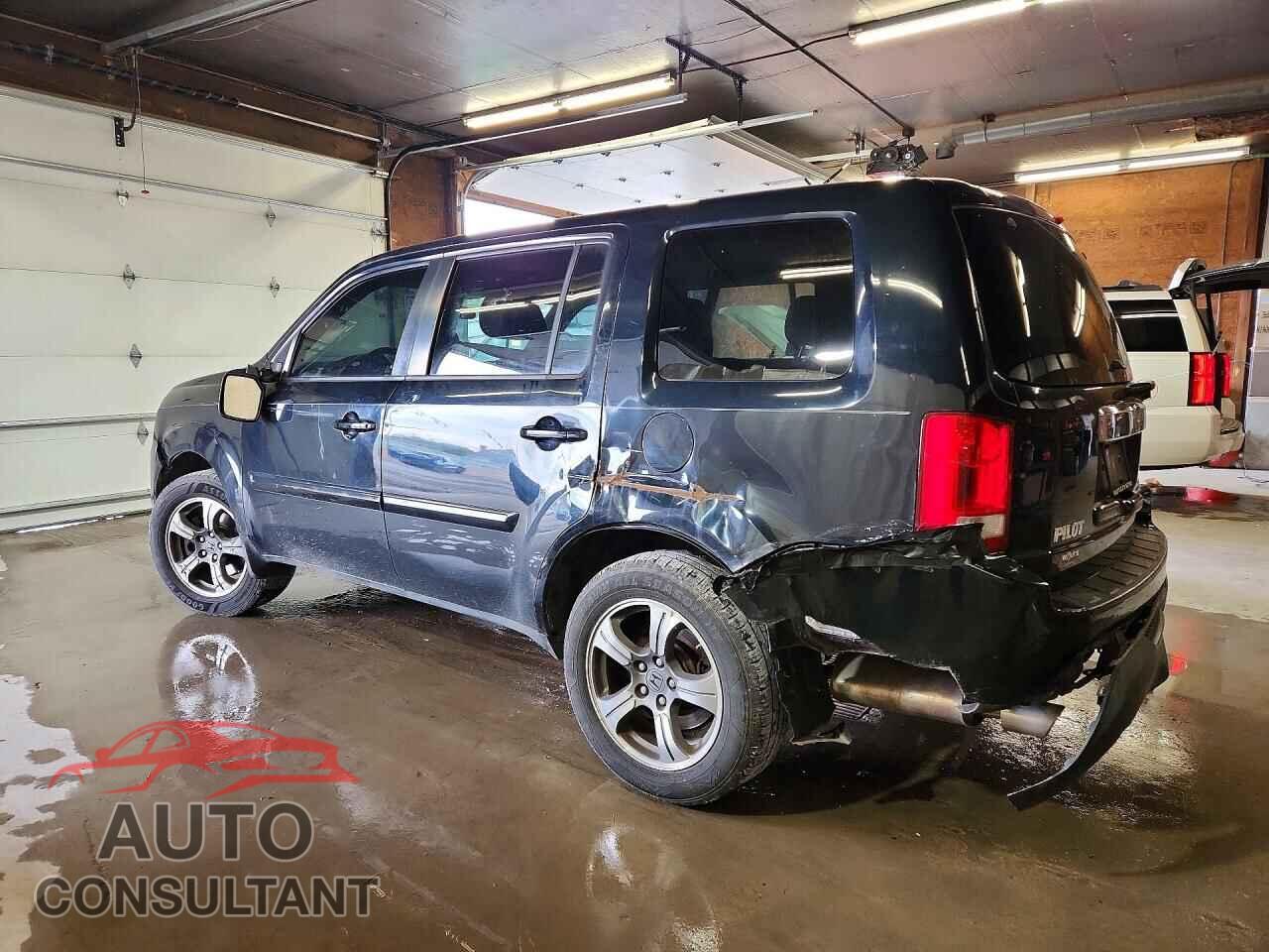 HONDA PILOT 2015 - 5FNYF4H37FB031599