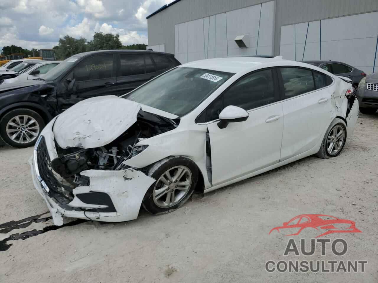 CHEVROLET CRUZE 2018 - 1G1BE5SM6J7117817