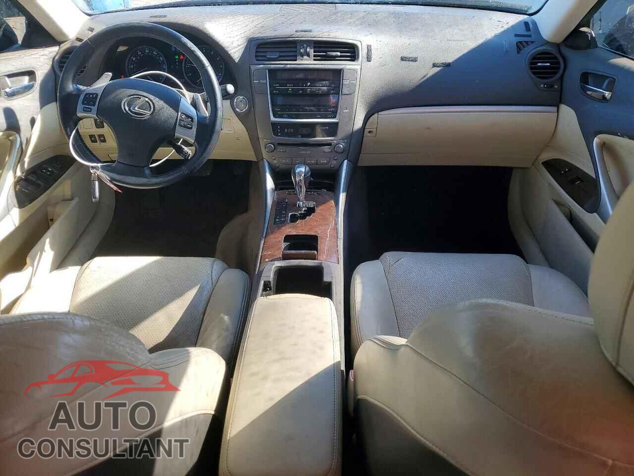 LEXUS IS 2012 - JTHCF5C2XC5055387
