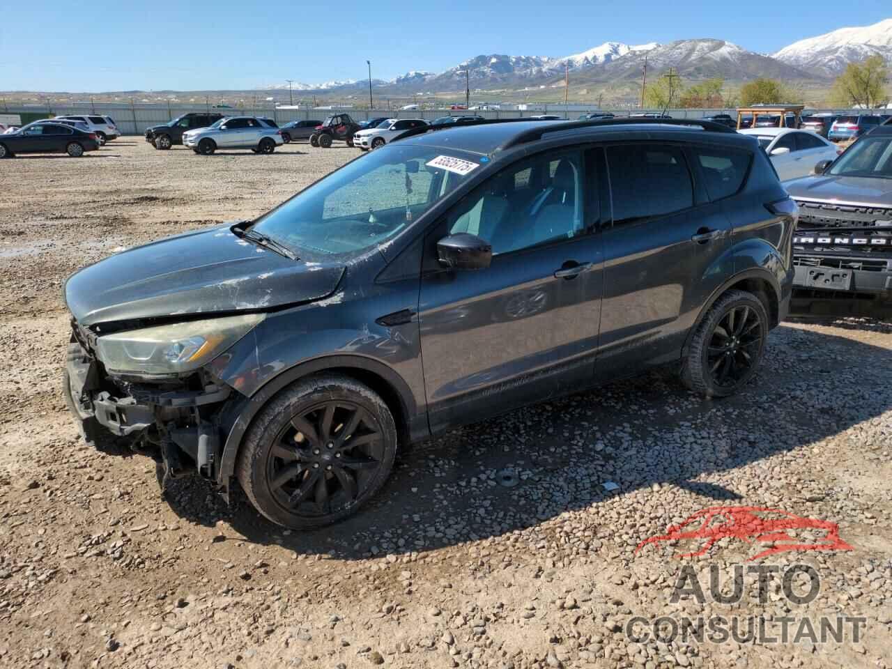 FORD ESCAPE 2017 - 1FMCU0GD5HUC24651