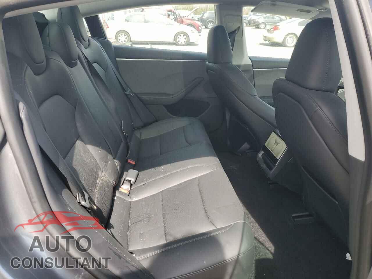 TESLA MODEL 3 2025 - 5YJ3E1EA2SF908413