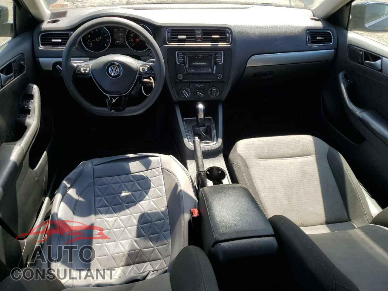 VOLKSWAGEN JETTA 2017 - 3VW2B7AJ1HM236777
