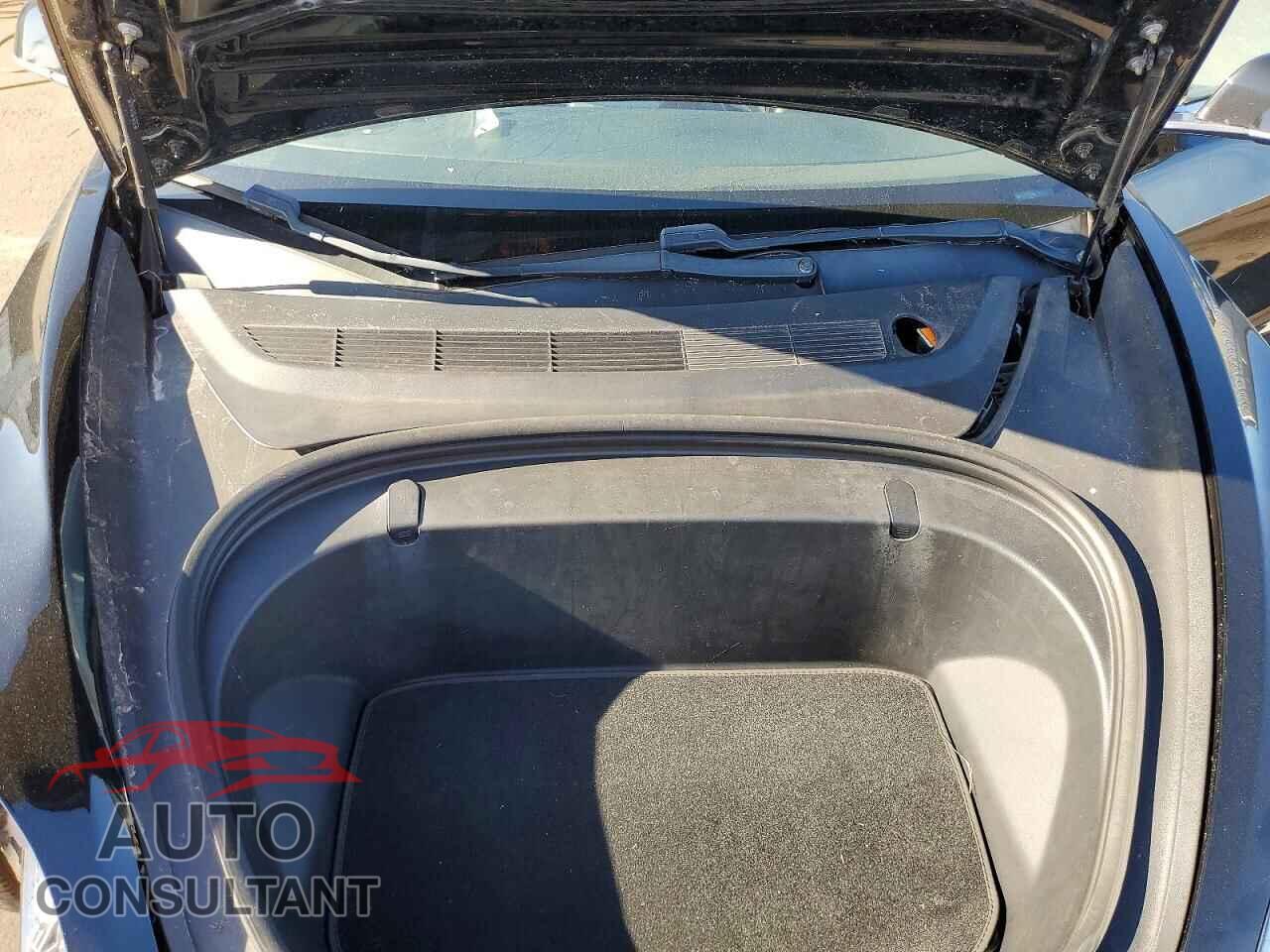 TESLA MODEL 3 2019 - 5YJ3E1EB4KF208563