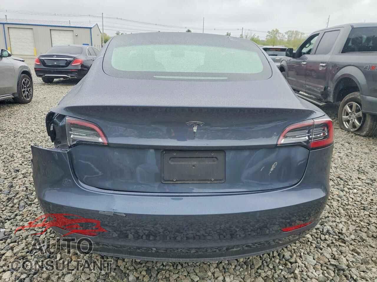TESLA MODEL 3 2022 - 5YJ3E1EA9NF323610