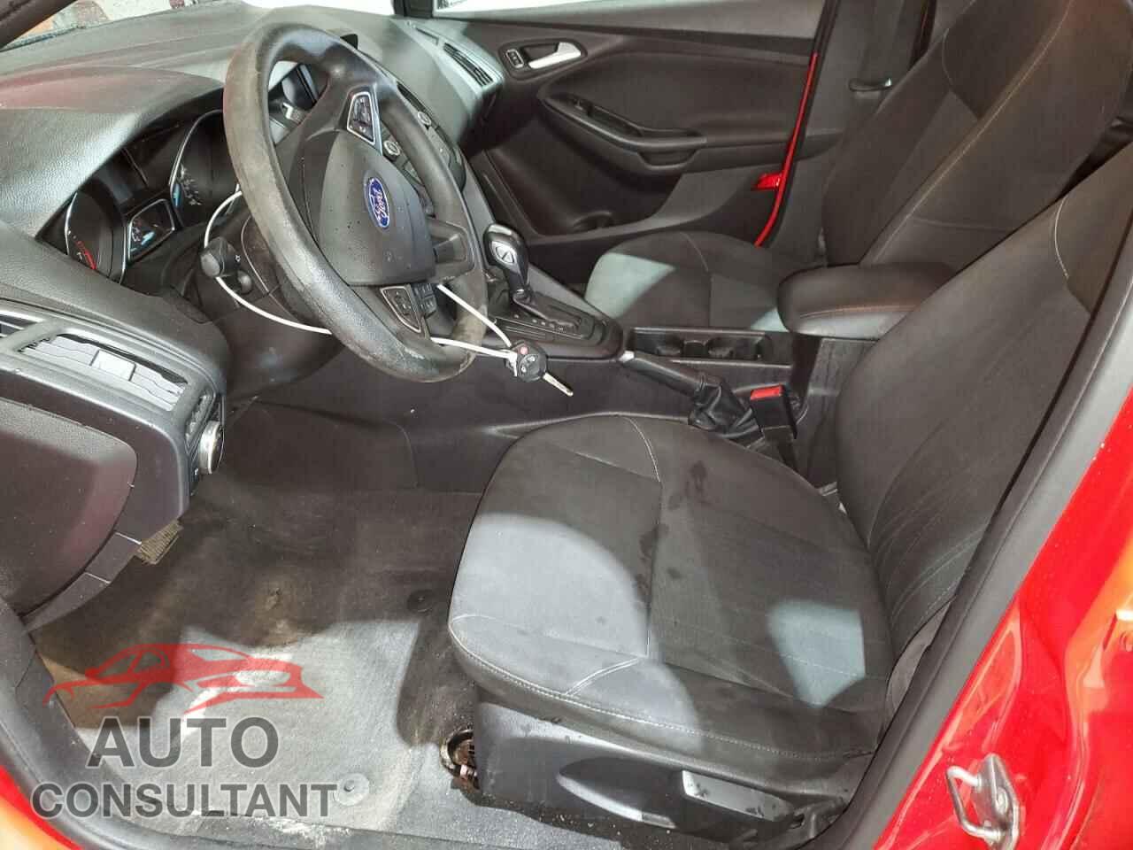 FORD FOCUS 2015 - 1FADP3F26FL233689