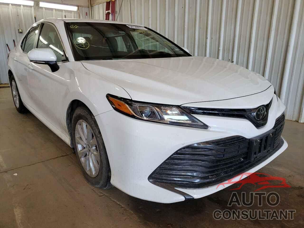 TOYOTA CAMRY 2018 - 4T1B11HK2JU557547