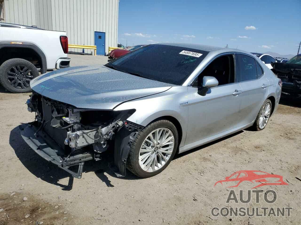 TOYOTA CAMRY 2018 - 4T1B21HK3JU007609
