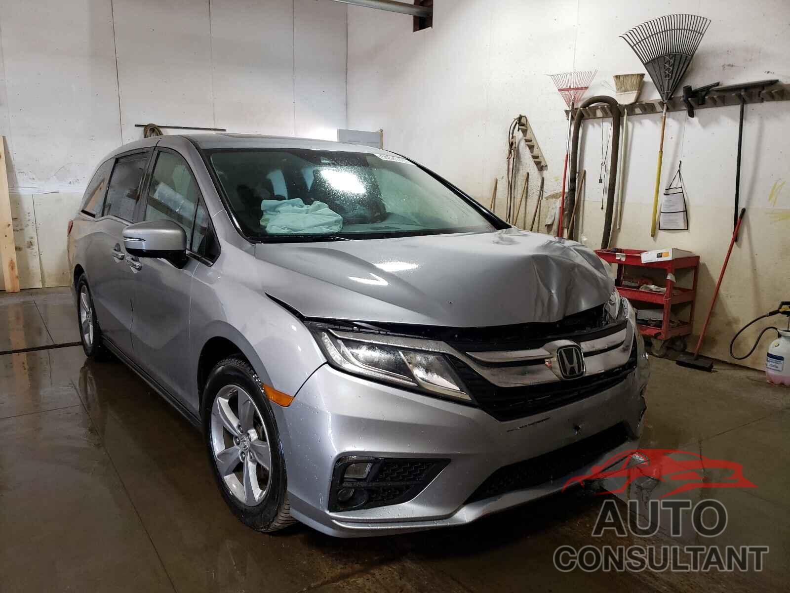 HONDA ODYSSEY 2018 - 5FNRL6H71JB058477