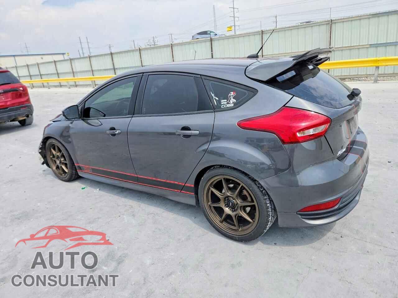 FORD FOCUS 2017 - 1FADP3L95HL331813