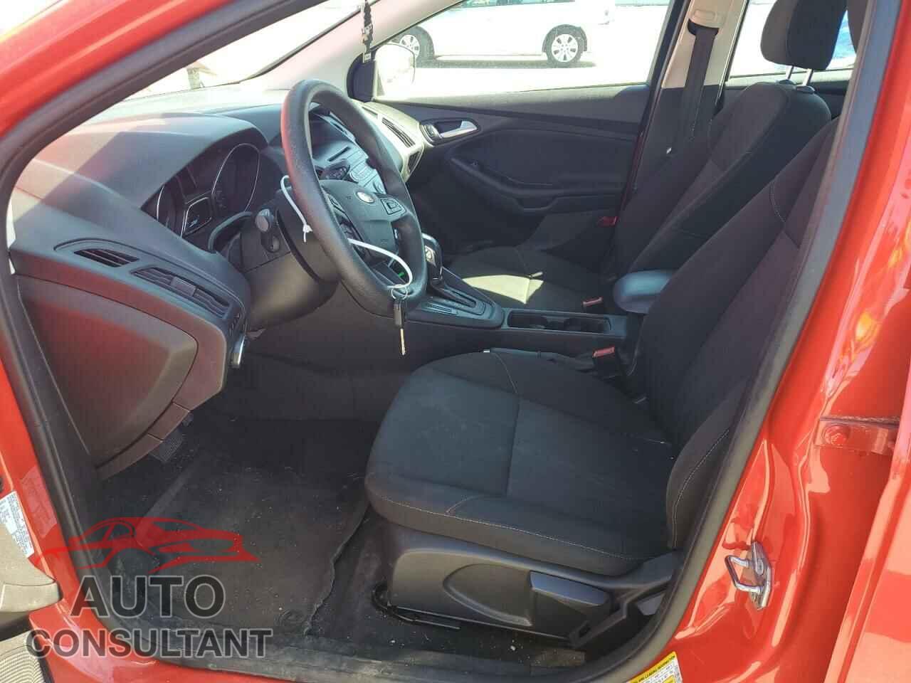 FORD FOCUS 2015 - 1FADP3F2XFL250026