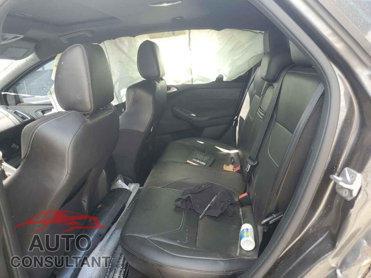 FORD FOCUS 2015 - 1FADP3L9XFL362598