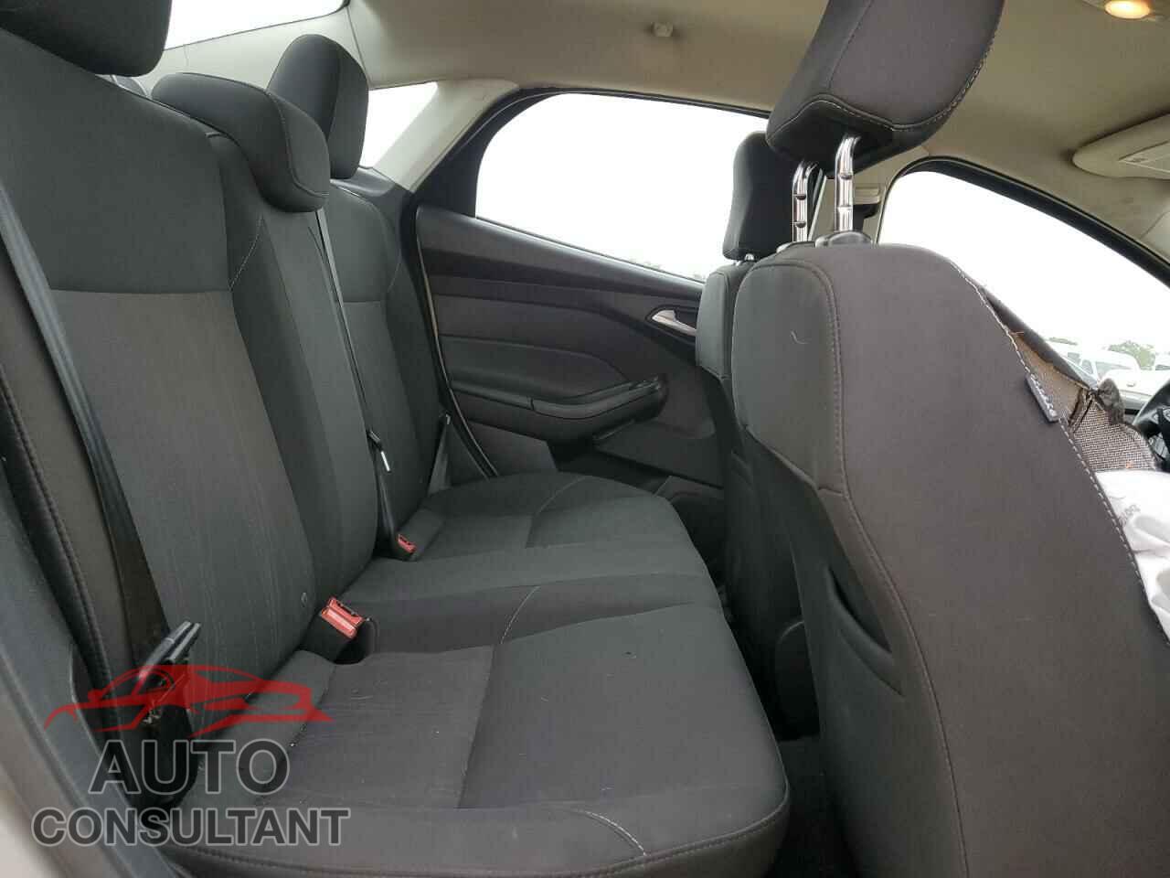 FORD FOCUS 2017 - 1FADP3F29HL304872