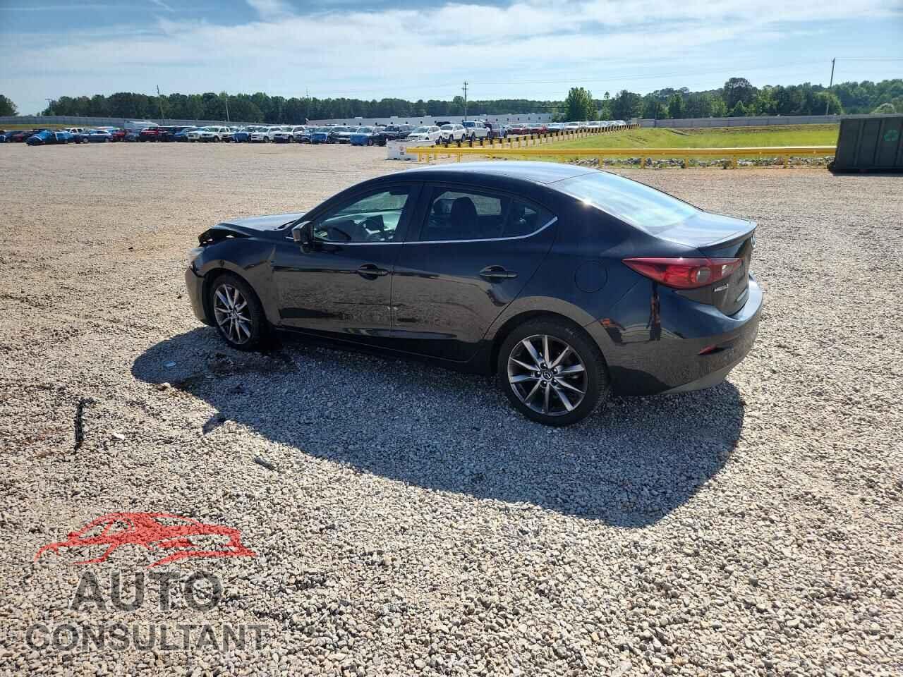 MAZDA 3 2018 - 3MZBN1V39JM166399