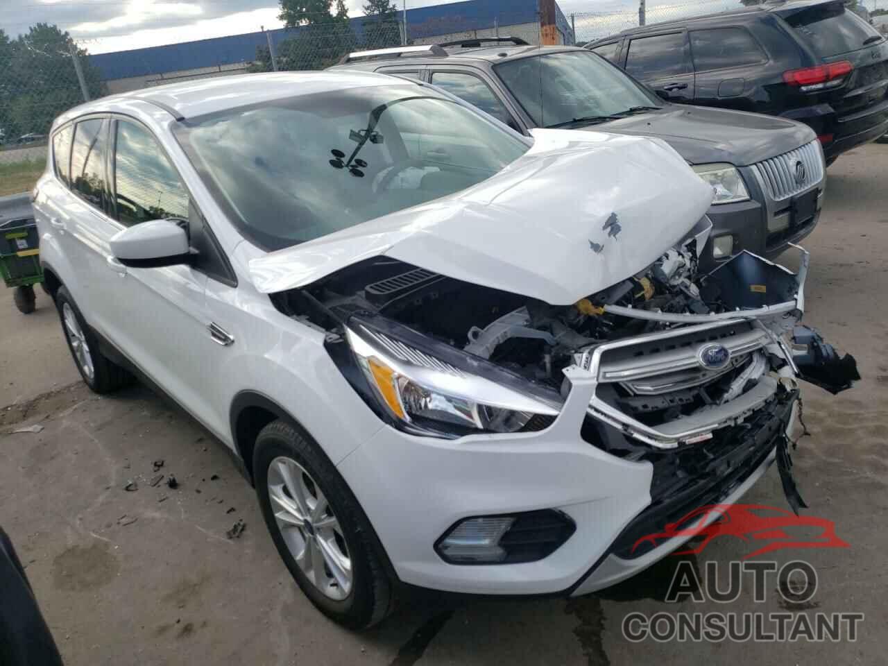 FORD ESCAPE 2017 - 1FMCU0GDXHUB28739