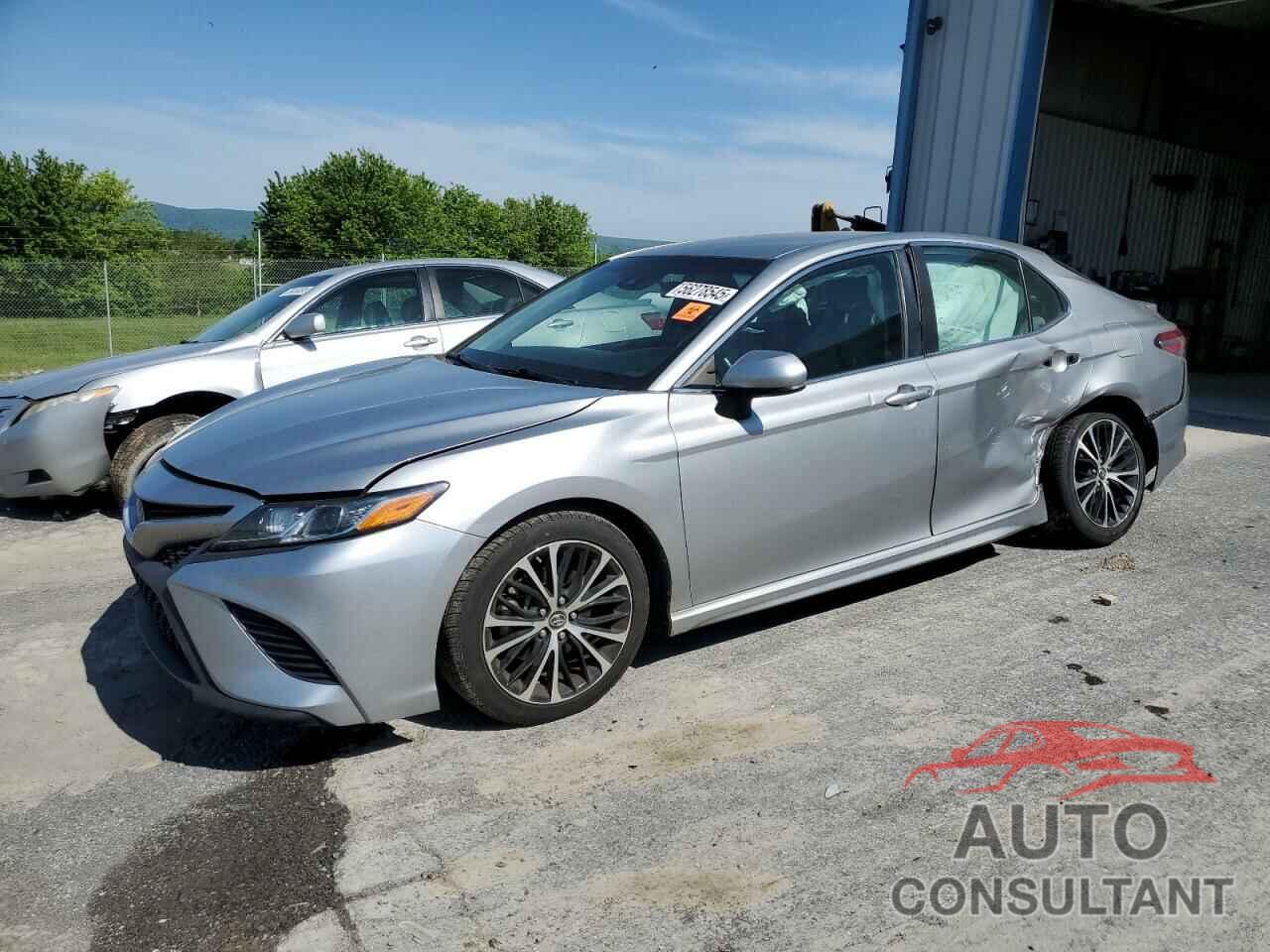 TOYOTA CAMRY 2018 - 4T1B11HK5JU586587