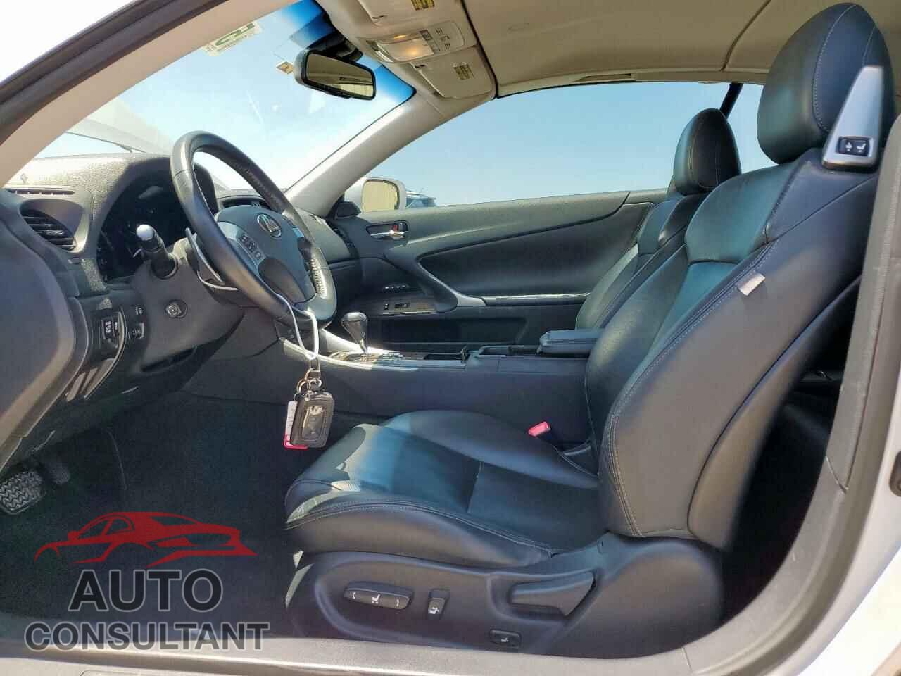 LEXUS IS 2011 - JTHFF2C28B2515951