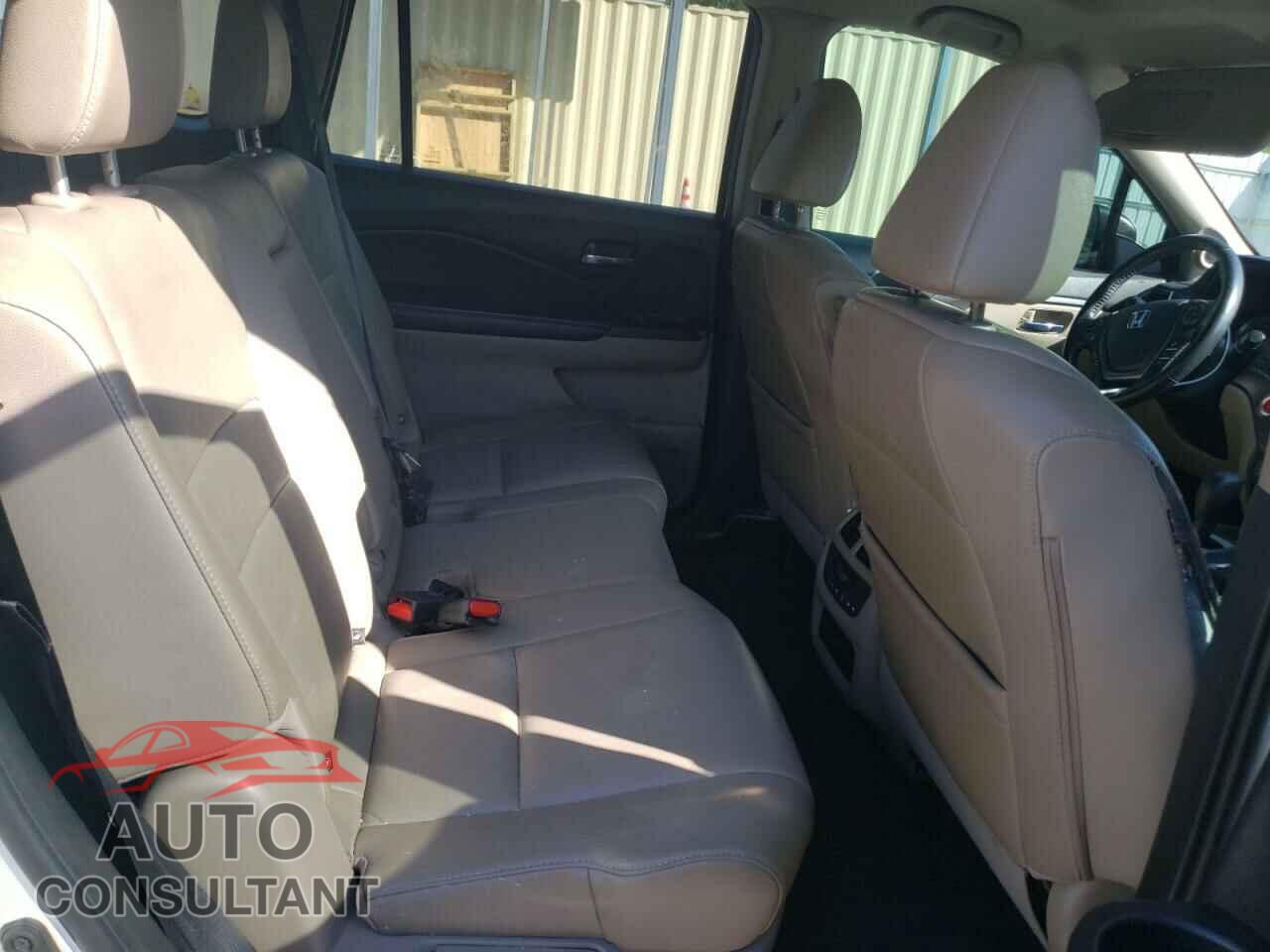 HONDA PILOT 2016 - 5FNYF5H50GB016175