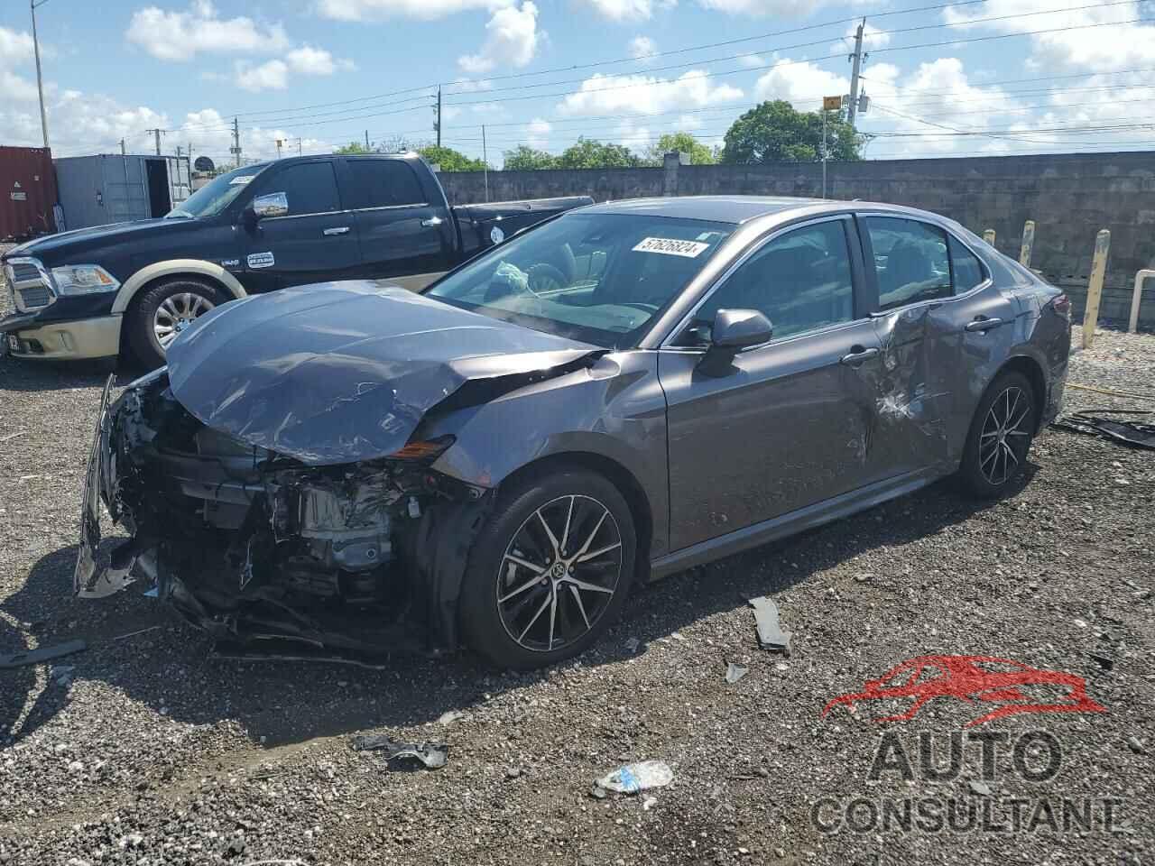 TOYOTA CAMRY 2022 - 4T1G11AK4NU043866