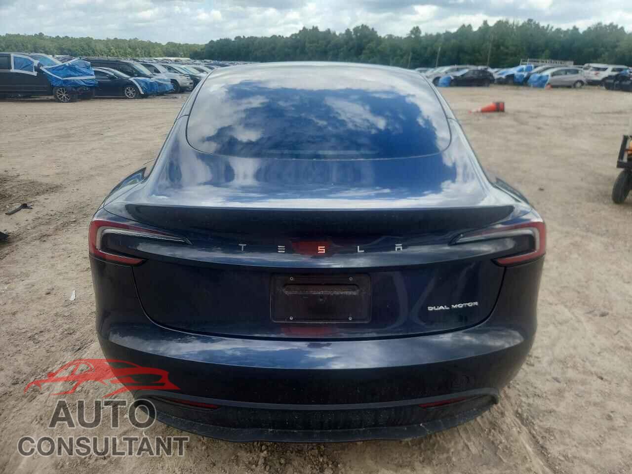 TESLA MODEL 3 2024 - 5YJ3E1EB3RF740879