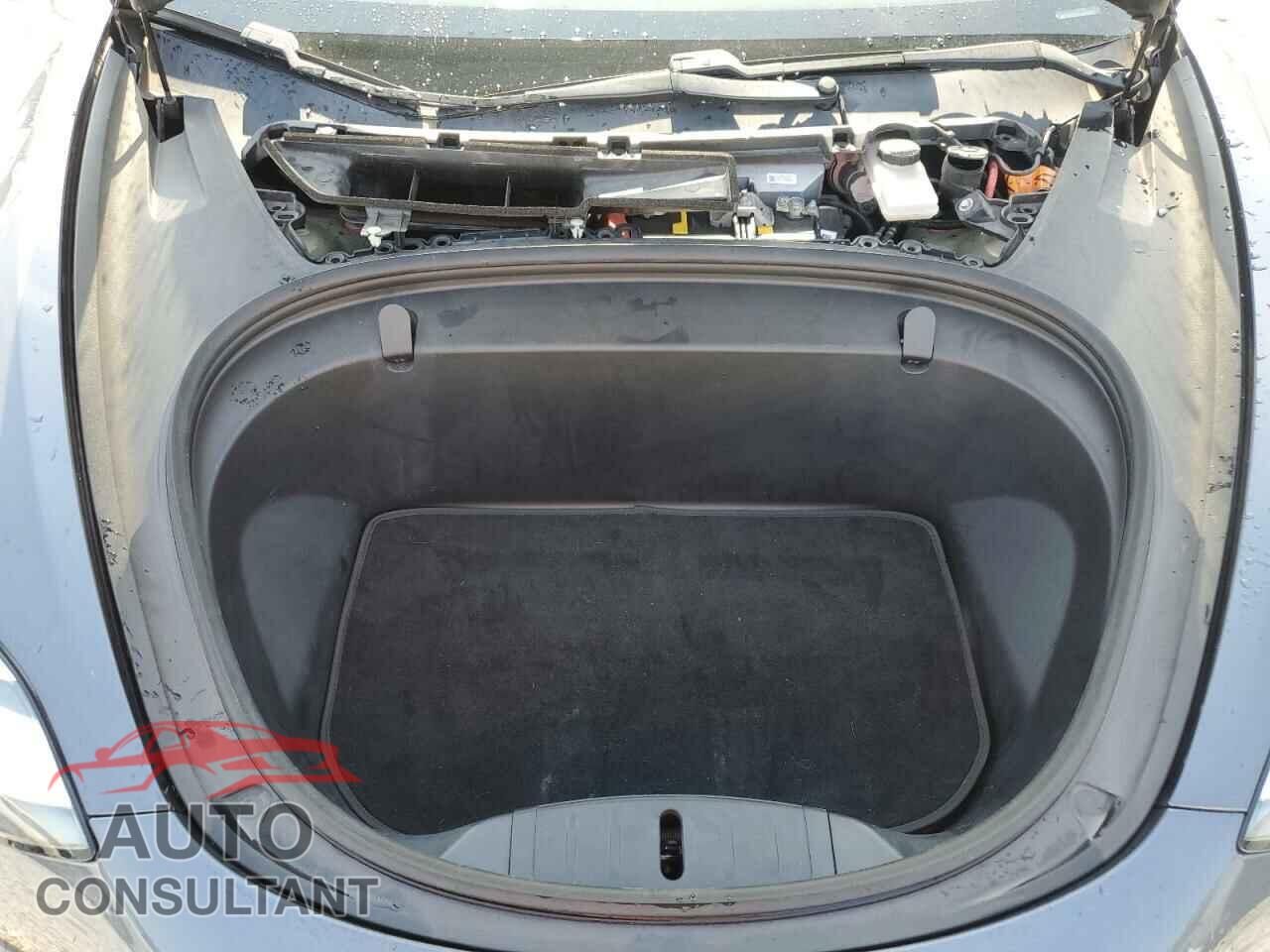 TESLA MODEL 3 2018 - 5YJ3E1EA5JF020043