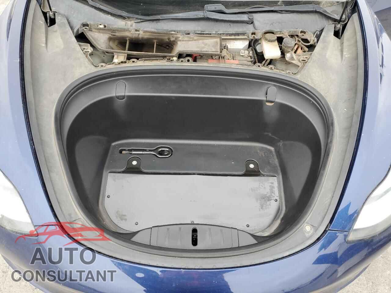 TESLA MODEL 3 2018 - 5YJ3E1EA9JF027111