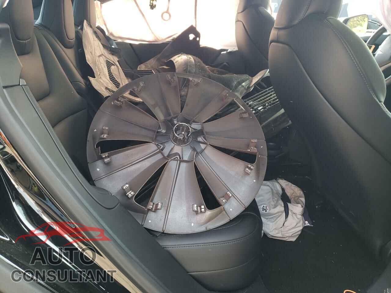 TESLA MODEL S 2020 - 5YJSA1E29LF413353