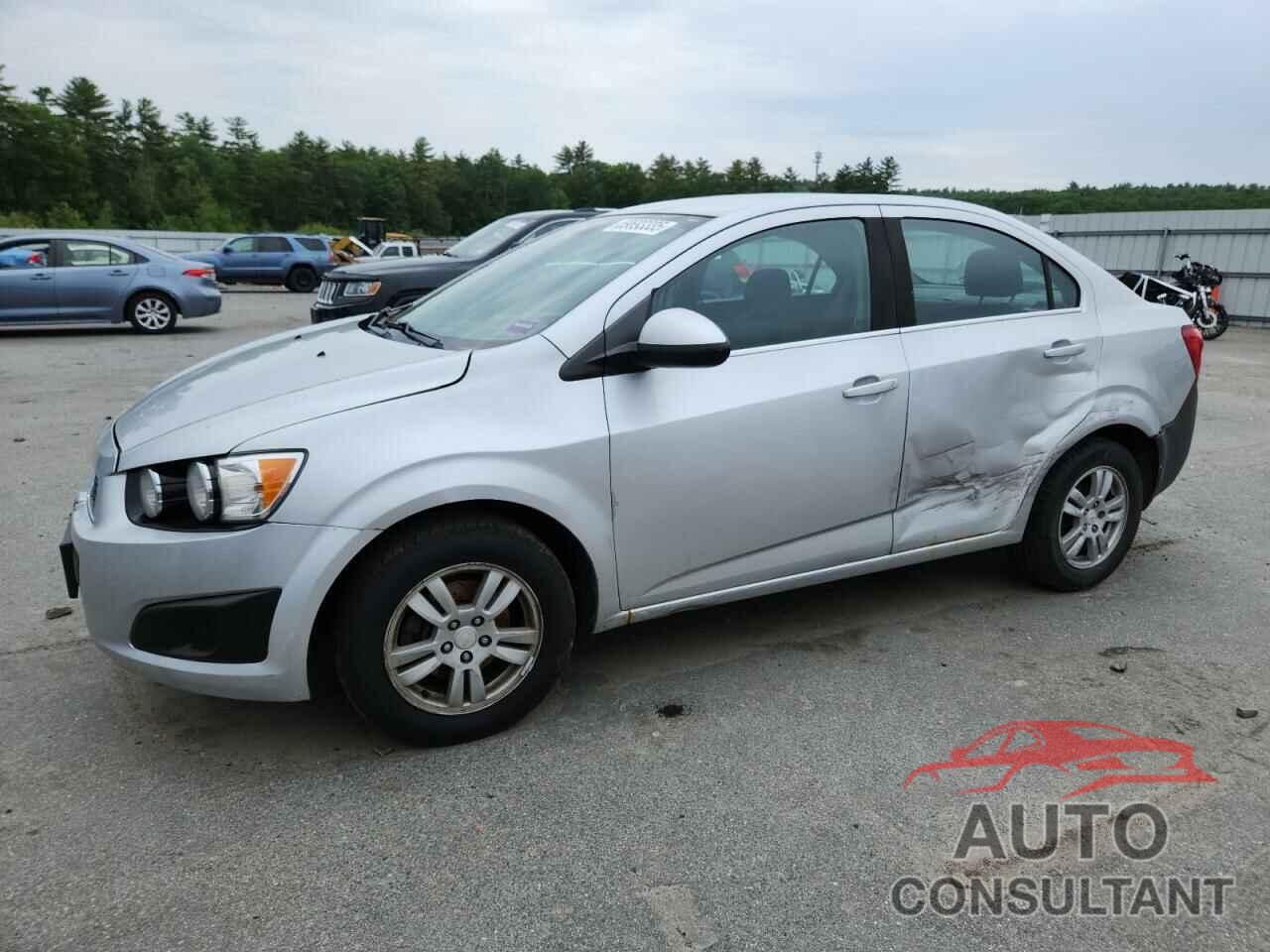 CHEVROLET SONIC 2012 - 1G1JC5SH2C4151908