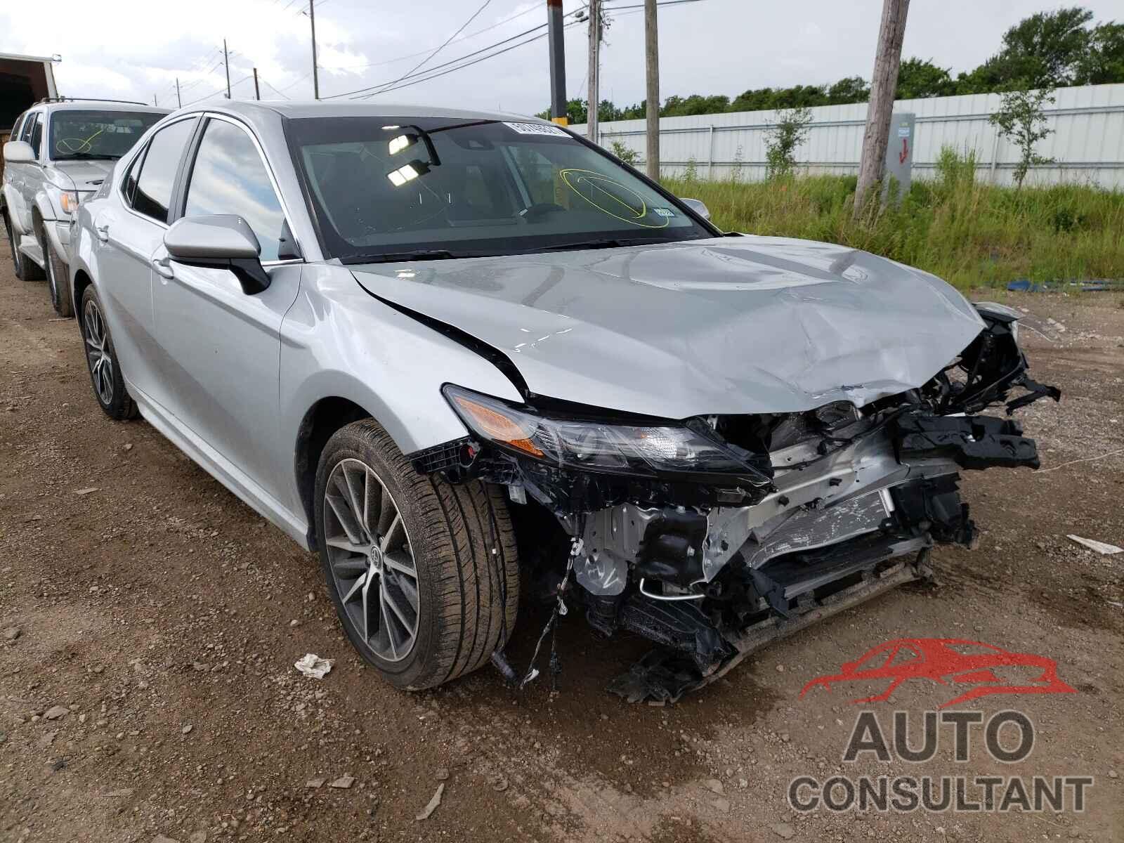 TOYOTA CAMRY 2021 - 4T1G11AK1MU547418