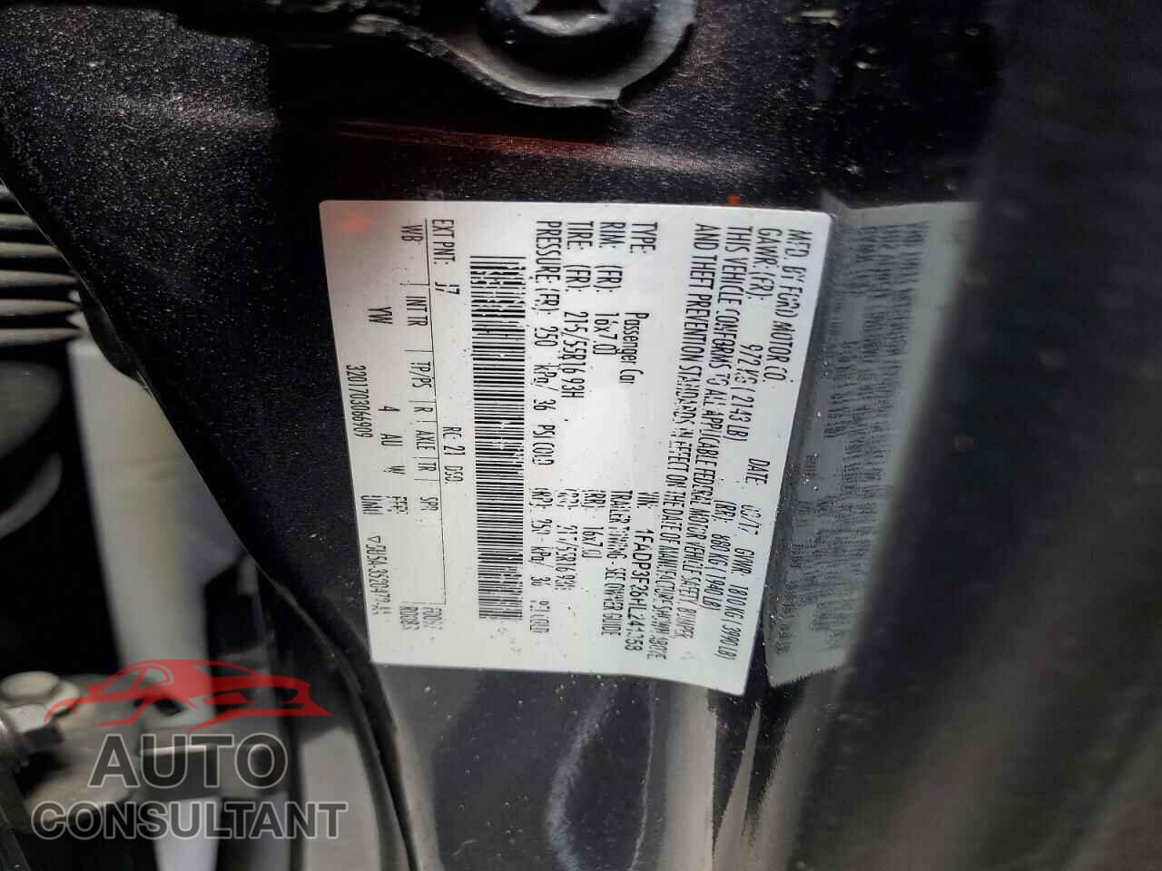 FORD FOCUS 2017 - 1FADP3F28HL241358