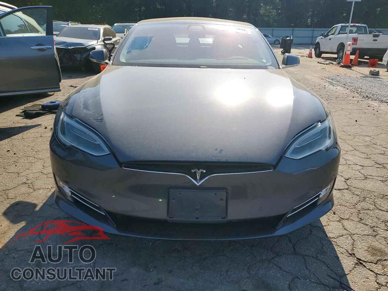 TESLA MODEL S 2017 - 5YJSA1E2XHF208731